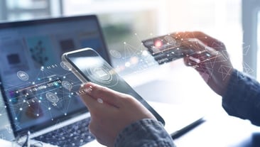 Claves para equilibrar canales bancarios físicos y digitales